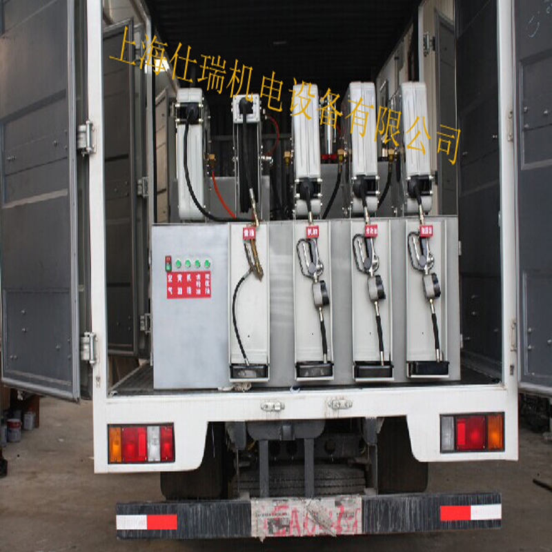 封闭式润滑加注车